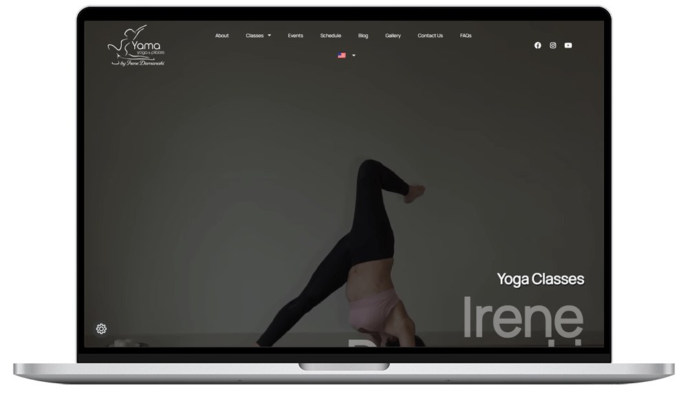 Η συσκευή φορητού υπολογιστή εμφανίζει την ιστοσελίδα του yama yoga studio